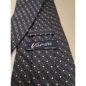 MEN'S VERSA COLLECTION SILK BLUE TIE. NEW!